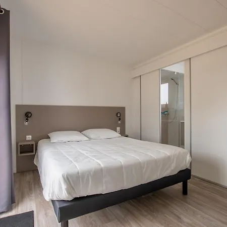 Chalet Pour 6, De Avec Piscine *