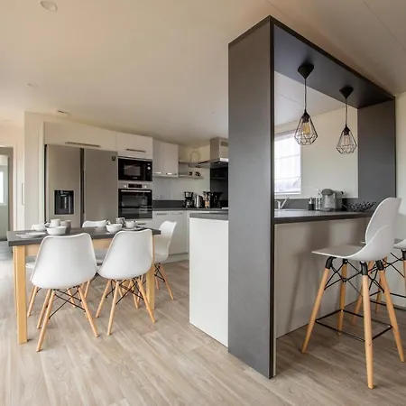 Chalet Pour 6, De Avec Piscine *