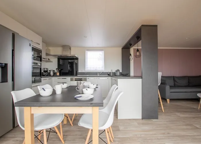 Pour 6, De Avec Piscine * 布雷蒂诺斯梅尔