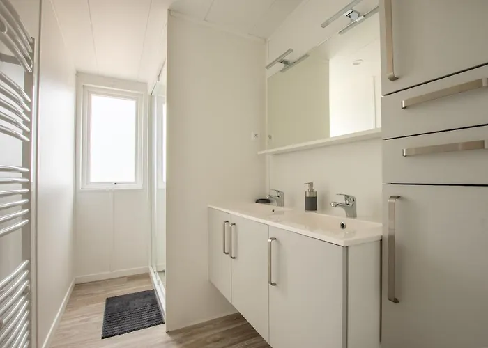 Pour 6, De Avec Piscine 木屋 *